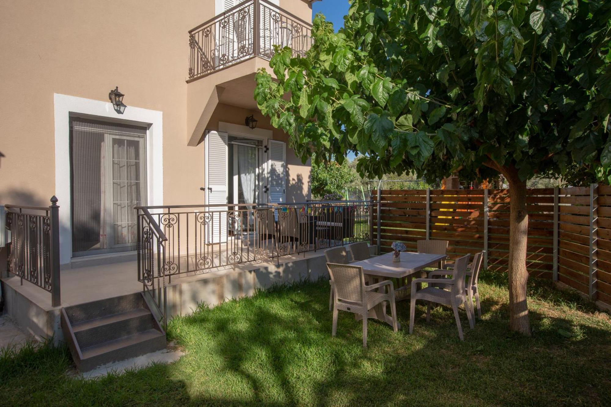 Levanda Cozy Apartments Apolpaina Екстериор снимка