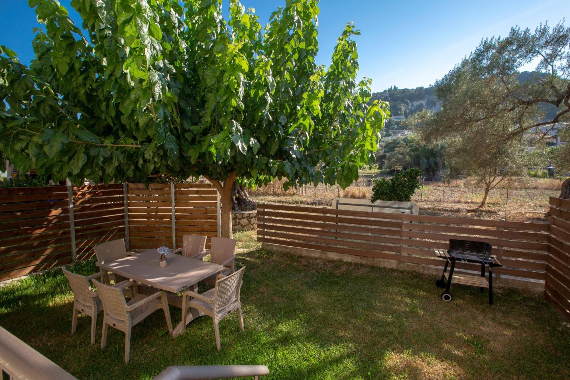 Levanda Cozy Apartments Apolpaina Екстериор снимка